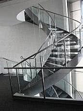 Закалённое стекло 4 - 12 мм гнутое