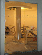 Двери стеклянные прозрачные