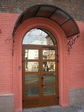 Входные алюминиевые двери Reynaers CS 77 размером 2200х2000 мм