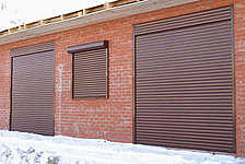 Роллеты на гараж на электрическом управлении, на пульте, размер 3000/ 2000 мм.