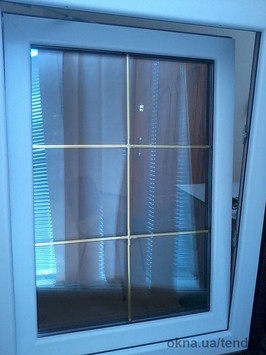 Окна поворотно откидные для частного дома с двухкамерным стеклопакетом, подоконником 400мм, отливом 200 мм, москитной сеткой. Размер 730/ 1000 мм.