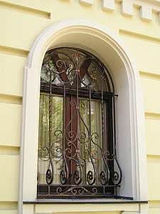 Кованные решетки на окна Киев