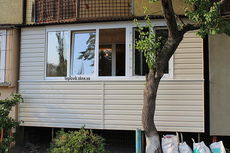 Обшивка балкона на Позняках