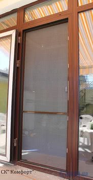 Москитные сетки на двери на Правом берегу