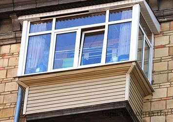 Остекление балконов дешево