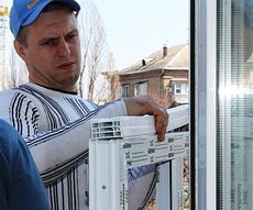Заміна склопакета в пластиковому вікні в Києві
