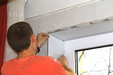 Отделка откосов пластиковыми панелями