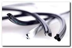 Замена резинового уплотнителя на более качественный.