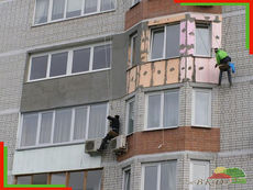 Для жителей Троещины лоджия из профиля Rehau Euro 60, фурнитура Maco, однокамерный энергосберегающий стеклопакет, сетка противомоскитная