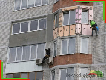 Для жителей Троещины лоджия из профиля Rehau Euro 60, фурнитура Maco, однокамерный энергосберегающий стеклопакет, сетка противомоскитная