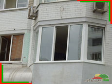 Остеление Эркера профилем РЕХАУ Е70 с фурнитурой Масо, двухккамерным стеклопакетом, подоконниками, отливами и москитной сеткой