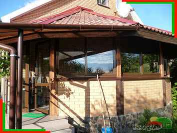 Веранда, остекленная конструкциями из алюминия холодного типа «Балкан» Греция