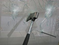 Противоударные, бронированные окна.