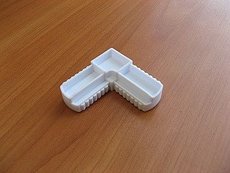 Уголок дверной