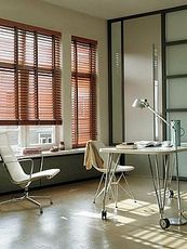 Пластиковые горизонтальные жалюзи