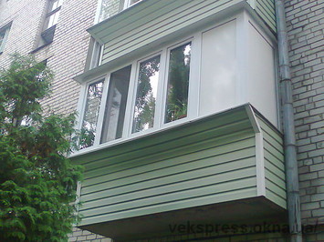 Винос балкона з внутрішньої і зовнішньої обробкою