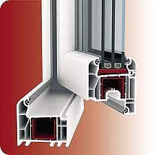 Двухчастное пластмассовое окно для гостиной из профиля WDS 505 с фурнитурой МАСО с однокамерным стеклопакетом 24 мм. Геометрия окна: ширина 1,1 м, высота 1,2 м.
