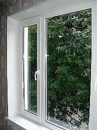 Теплое окно ПВХ Rehau с МАСО для квартиры 1,05х1,25 м с двухкамерным энергосберегающим стеклопакетом