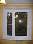 Окна новые белые Rehau 1,05х1,7 м (двухстворчатые металлопластиковые окна)