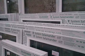 Вікна на лоджію Саламандер