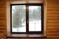 Евроокно торговой марки WDS для коттеджа со звукоизолирующим однокамерным стеклопакетом ПВХ