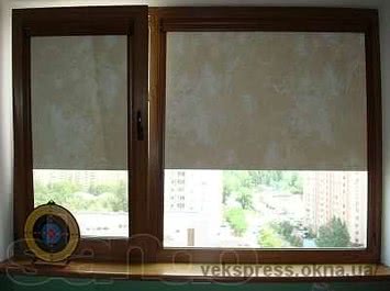 ПВХ окно от Fenster поворотно-откидное, фурнитура компании Ворне, размер окна - 1,2 х 0,9 м