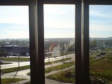 Окно из профильной системы Aluplast с ламинацией для коттеджей с фурнитурой от Vorne