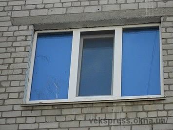 Окно из профильной системы Фенстер поворотно-откидное, размер окна: 1,0 х 1,9 м