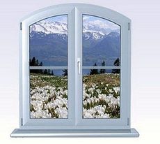 Окно Salamander поворотно-откидное для зала с фурнитурой от компании Siegenia