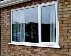 ПВХ окно от Саламандер двухстворчатое, размер: 1,7 х 1,5 м