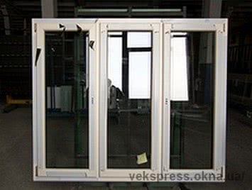 Окно ПВХ Саламандер поворотно-откидное для комнаты, размер - 0,9 х 0,9 м