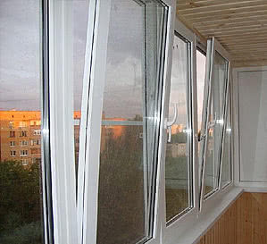Надежные окна Rehau для балкона - недорого (Киев)