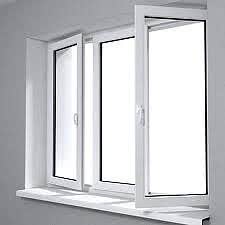 Трехстворчатое окно из профиля Rehau 60, фурнитурой Winkhaus и однокамерным стеклопакетом