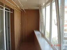 Лоджия в дом из профиля Fenster 300, с фурнитурой Siegenia и двухкамерным стеклопакетом