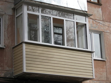 Остекление и отделка балконов