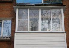 П-образный балкон с наружной обшивкой и внутренними отделочными работами под ключ (без выноса)