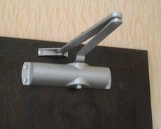 Доводчики Geze с рычажной тягой. Модели: TS 1000 C, TS 1500, TS 2000 V, TS 2000 V BC, TS 4000. Большой выбор других моделей от компании Geze