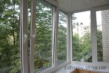 Засклення балкона в Києві