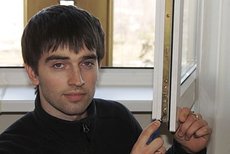 Замена петель на пластиковых окнах