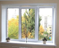 Откосы пластиковые на трёхстворчатое окно.