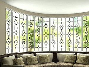 Витражи в окнах