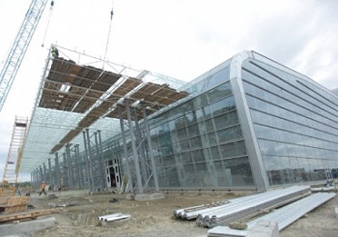 Завершены работы по устройству фасада в новом терминале во Львове