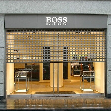 Захисні ролети для магазинів.