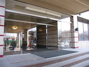 Автоматические двери раздижные цельностеклянные DORMA ES 200 Manet —  Автоматические двери раздижные цельностеклянные DORMA ES 200 Manet —