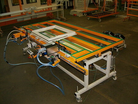 Станция монтажа фурнитуры на створки Federhenn FM 3002
