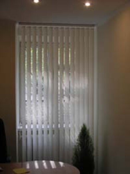 Вертикальные жалюзи. 127, 89 мм, тканевые, деревянные.