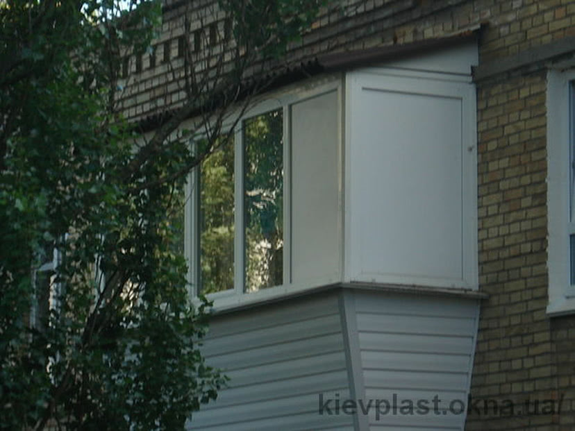 Балкон с выносом. Балкон с выносом.