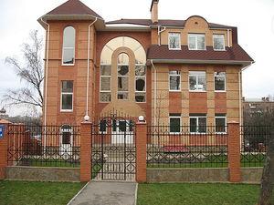 Котедж в Києві &mdash; Крона, ВКФ