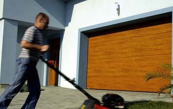 Секційні ворота Кружик, дизайн-LINE, (лінія, широкий гофр) &mdash; Домосервіс