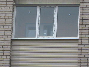 Балконная рама с обшивом юбки &mdash; Okna Tarket